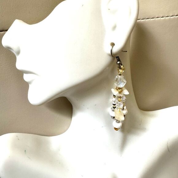 Crystal white beaded drop earrings - Picture 5 of 7